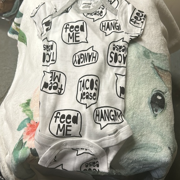 8 Onesies 0/3 months New some with out tags - Picture 9 of 16